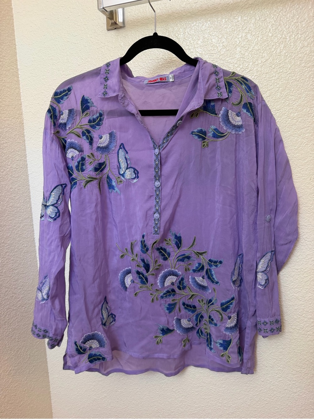 Johnny was butterfly and flower blouse size xs